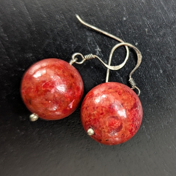 Red bead earrings with silver hooks - Picture 1 of 8